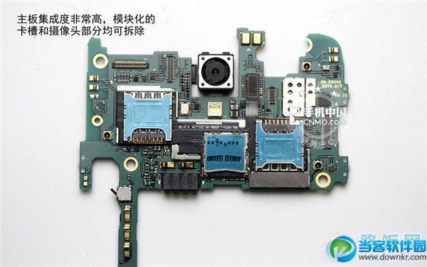可以看到Note3的主板集成度还是非常高的，包括SIM卡和摄像头部分均可拆除，均为模块化。